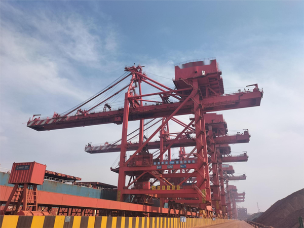 港口智慧化 提效又安全 | 泰斯特為山東港口集團(tuán)港機(jī)提升鋼絲繩安全生產(chǎn)保駕護(hù)航！