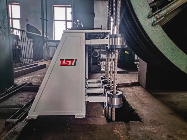 揪心！撫順一金礦發(fā)生罐籠鋼絲繩斷裂！3死1傷！